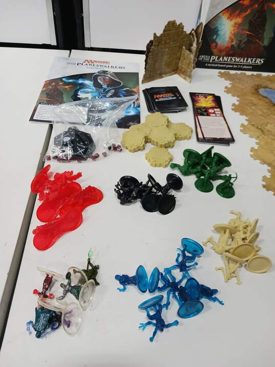 MtG 'Arena of the Planeswalkers' Board Game IOB image number 2