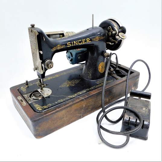 1926 Singer 99 Sewing Machine With Pedal P&R image number 1