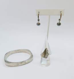 Artisan 925 Modernist Ball Charm Semi Hoop Post Earrings Ruffle & Textured Pointed Band Ring & Chunky Rectangle Hinged Bangle Bracelet 31g