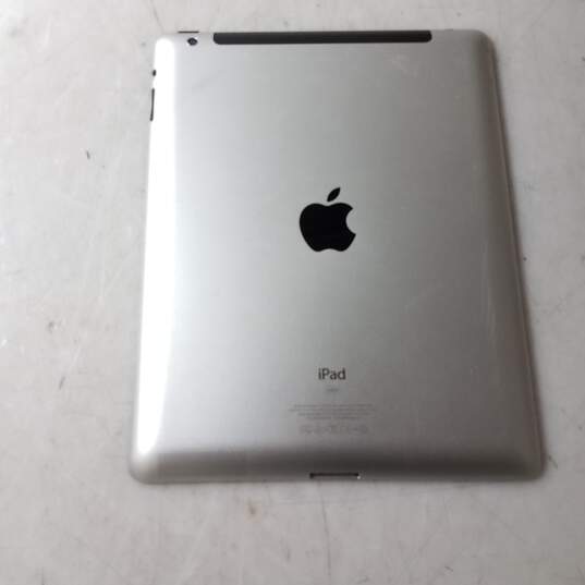 Apple iPad 3rd Gen (Wi-Fi/Cellular AT&T/GPS) Storage 32GB image number 3