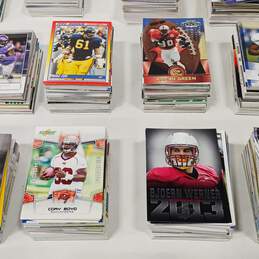 7.5lb Lot of NFL Football Sports Trading Card Singles alternative image