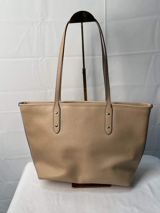 Certified Authentic Coach Tan Tote Hand Bag image number 2