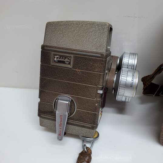 Vintage 8mm Video Camera - Bell and Howell 252 with 3-Lens Adaptor & Leather Case (Untested) image number 6