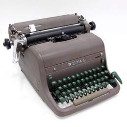 Vintage 1950s Royal HHE Manual Desk Typewriter