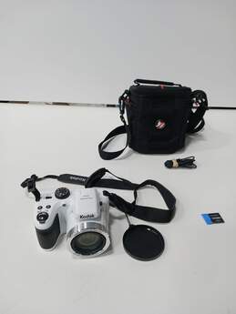 Kodak PIXPRO AZ401 Digital Camera w/Accessories in Case