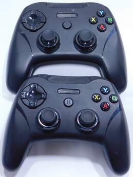 2 SteelSeries Stratus XL Wireless Controllers