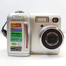 Nikon Coolpix 775 2.1MP Digital Camera alternative image
