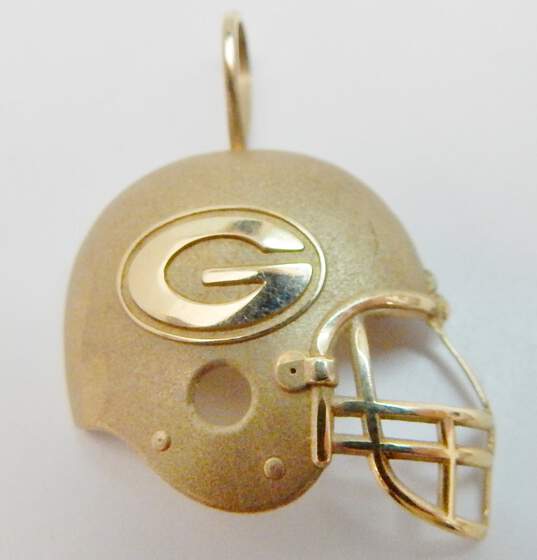 Vintage 1993 14K Yellow Gold Green Bay Packers Logo Football Helmet Pendant 3.3g image number 2