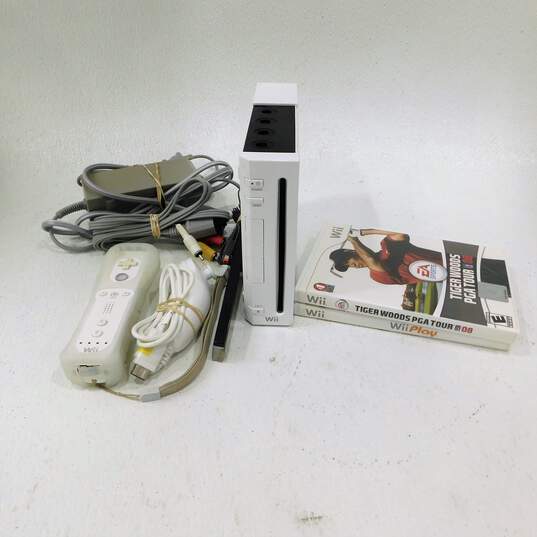 Nintendo Wii  w/2 Games and 1Controller and nunchuk image number 1