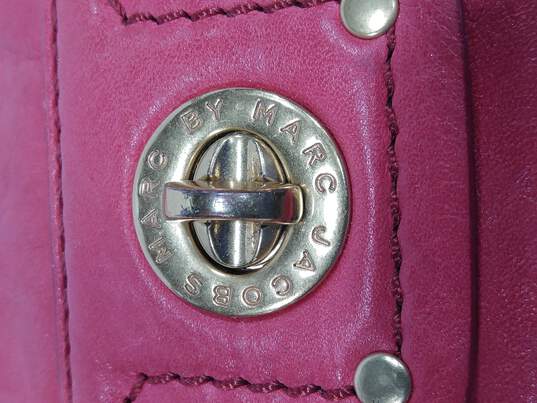 Marc Jacobs Pink Crossbody Purse image number 5
