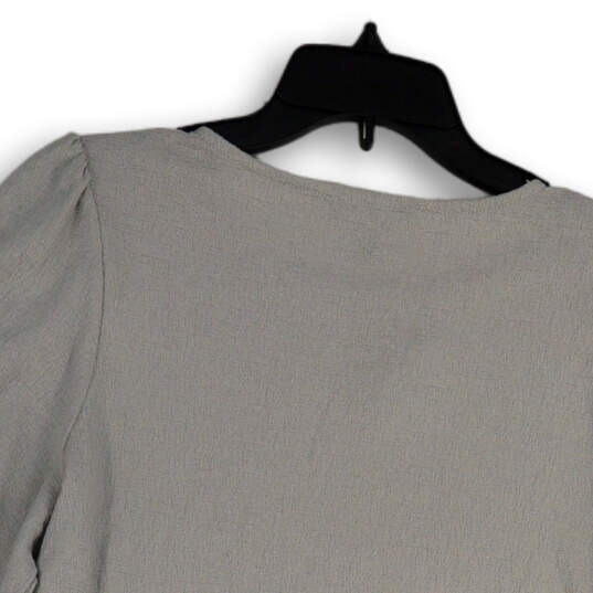 NWT Womens Gray Short Sleeve Round Neck Pullover Blouse Top Size Medium image number 4