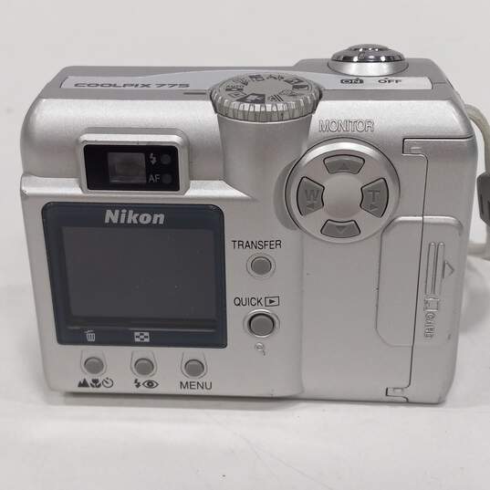 Nikon CoolPix 775 Compact Digital Camera image number 3