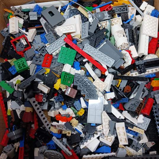9.6 lbs Bulk Assorted LEGO Bricks image number 1