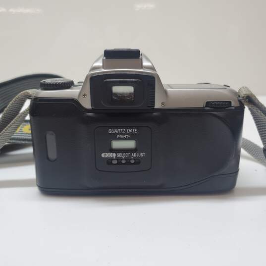 Nikon SLR Film Camera Body Only For Parts/Repair image number 3