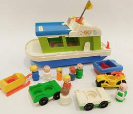 VNTG Fisher Price Little People Happy House Boat Playset With Figures Vehicles