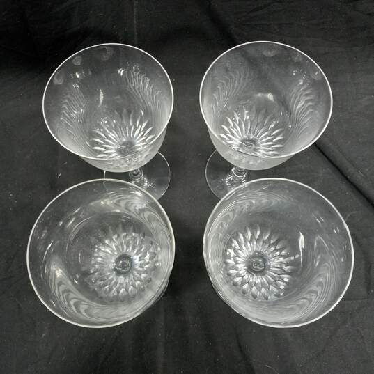 Set of 4 Clear Glass Wine Glasses image number 2