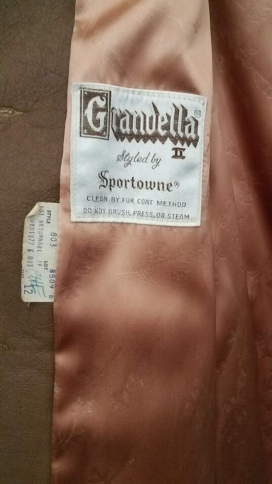 Grandella II Sportowne Vintage Faux Fur Coat image number 3
