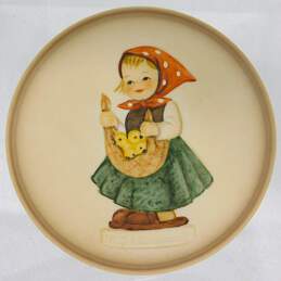 VTG Goebel Hummel Figurines IOB A Stitch In Time Wash Day Chicken Licken & Plate alternative image