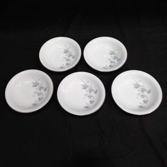 Set of 5 Noritake Ivyne Berry Bowls image number 1