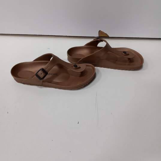 Birkenstock Rubber Thong Sandals Men's Size 8.5 image number 4