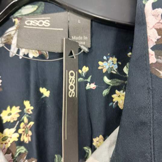 Men's Floral Button-Up Shirt Size Large image number 3