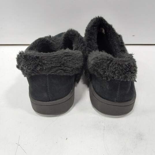 Clarks Fur Collar Ankle Bootie Style Slippers Size 9M image number 3