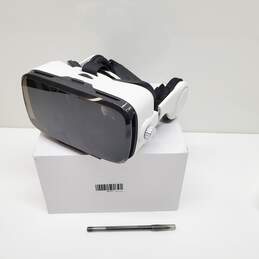 VTG. VR Headset Glasses For Smartphones W/Built-in Headphones Untested P/R