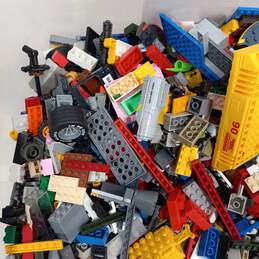 6.3 lbs of Assorted LEGO Building Bricks
