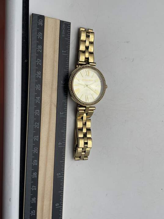 Womens MK3903 Gold Round Rhinestone Stainless Steel Analog Wristwatch 58g image number 3