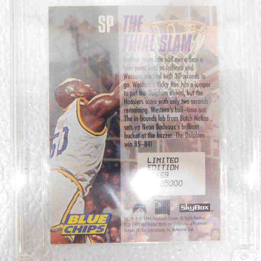 1994 Shaquille O'Neal Skybox Blue Chips The Final Slam Foil /25000 image number 4