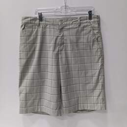 Nike Plaid Pattern Golf Bermuda Style Shorts Size 34