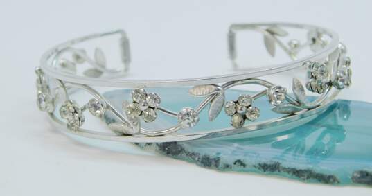 Vintage Krementz Floral Icy Rhinestone Silver Tone Cuff Bracelet Screw Back Earrings & Brooch 18.6g image number 2