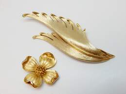 Vintage Crown Trifari Dogwood Flower & Feather Gold Tone Brooches 38.7g