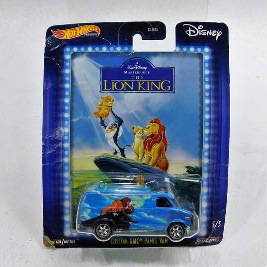 HOT WHEELS 2020 PREMIUM DISNEY CLASSICS Lion King And Beauty And the Beast image number 2