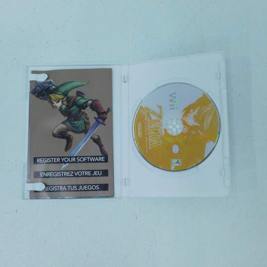 Zelda Twilight Princess Video Game For Nintendo Wii image number 3