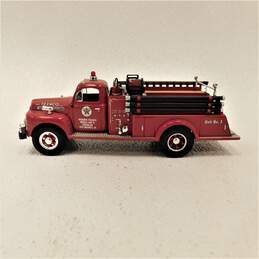 Texaco 1951 Ford Fire Truck 3rd In Series 1/34 Scale alternative image