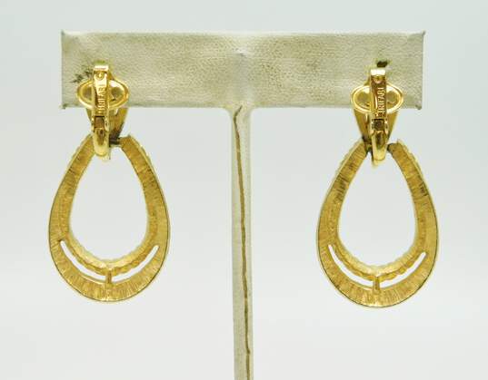 Vintage Crown Trifari Gold Tone Earrings and Pin image number 3
