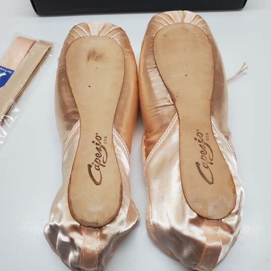 Capezio Ballet Dance Pointe Shoes Size 9.5W #117 With BOX image number 3