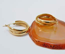 14K Gold Puffed Interlocking Oblong Hoop Earrings 5.1g alternative image