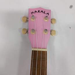 Makala Pink Dolphin Soprano 4-String Pink Acoustic Ukulele alternative image