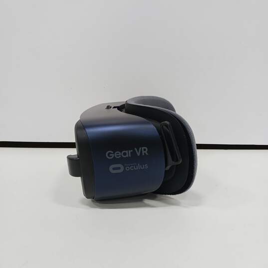 Samsung Gear VR Powered By Oculus VR Headset IOB image number 4
