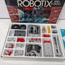Milton Bradley Robotix Series R-1500 Motorized Modular Building Set 4635 alternative image