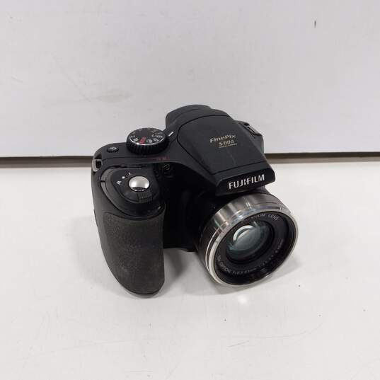 Fujifilm FinePix S800 Digital Camera image number 1