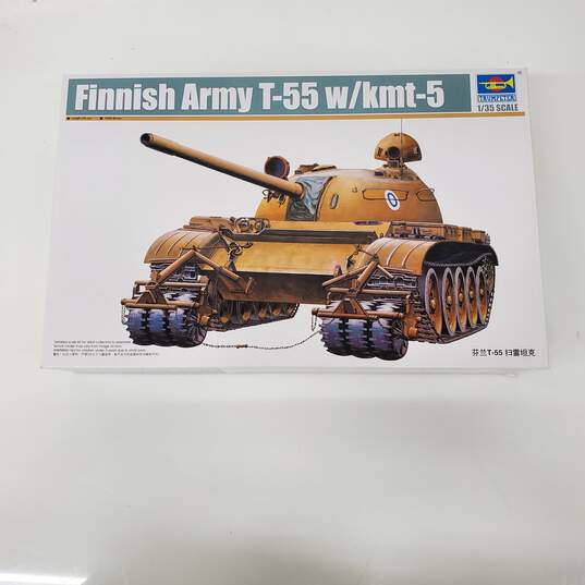 Trumpeter Finnish Army T-55 w Kmt-5 1-35 Scale Model Kit image number 1