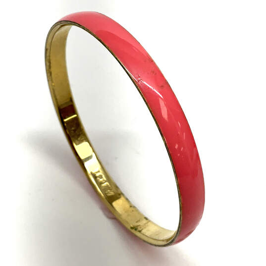 Designer J. Crew Gold-Tone Pink Enamel Round Shape Bangle Bracelet image number 3