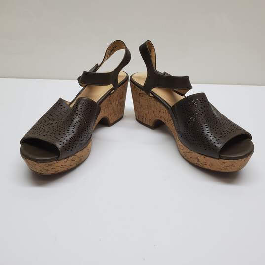 Clarks Maritsa Nila Wedge Women's Sandals Khaki Leather Platform Heels Size 8.5 image number 4