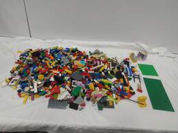 6 lb Lot of Assorted Lego Bricks, Pieces, & Parts