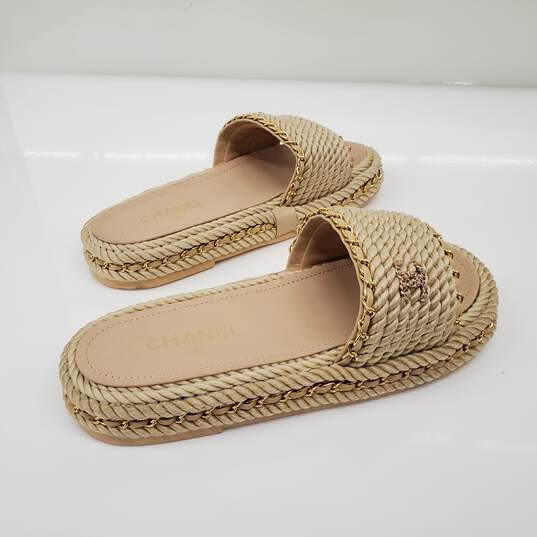 Chanel Women's Braided Knit CC Mules in Neutral Size 39C EU/9 US AUTHENTICATED image number 4