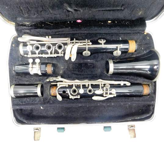 Bundy Brand B Flat Student Clarinets w/ Cases and Accessories (Set of 2) image number 2