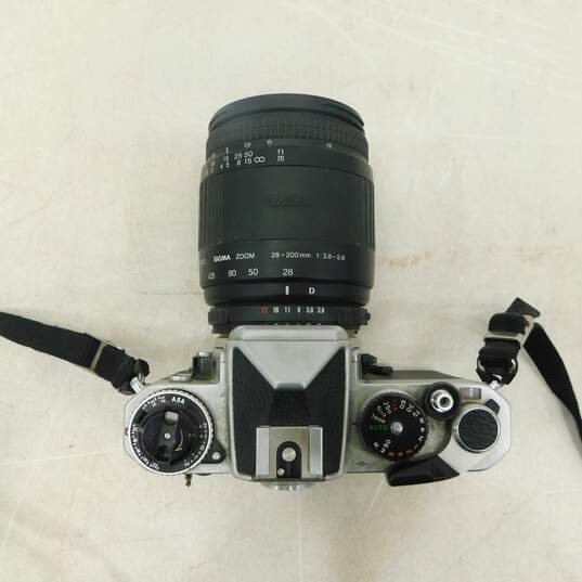 Nikon FE SLR 35mm Film Camera With Lens For P&R image number 2